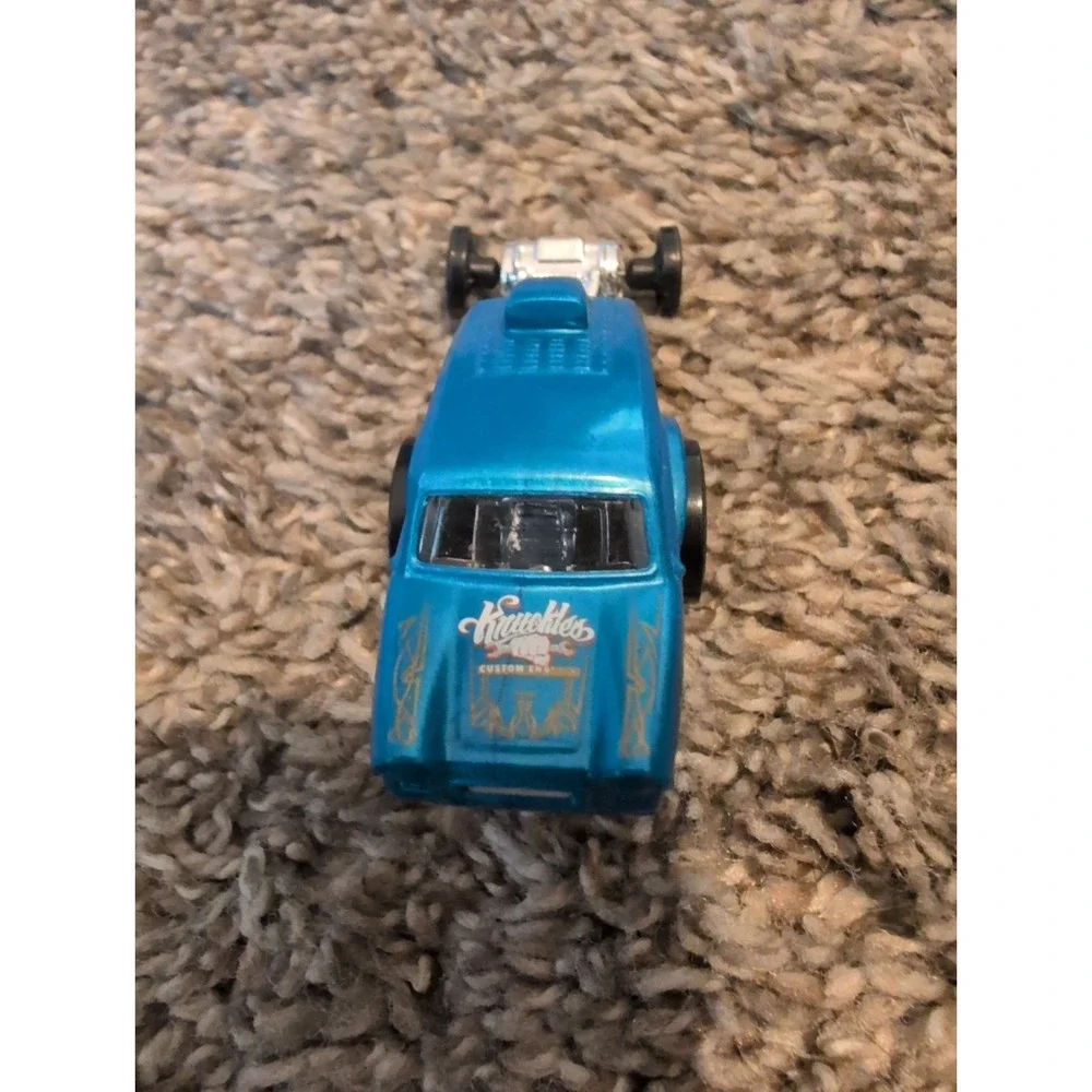 Mattel Hot Wheels Knuckles Custom Engines Blue White Diecast Toy Car 2013 1:64